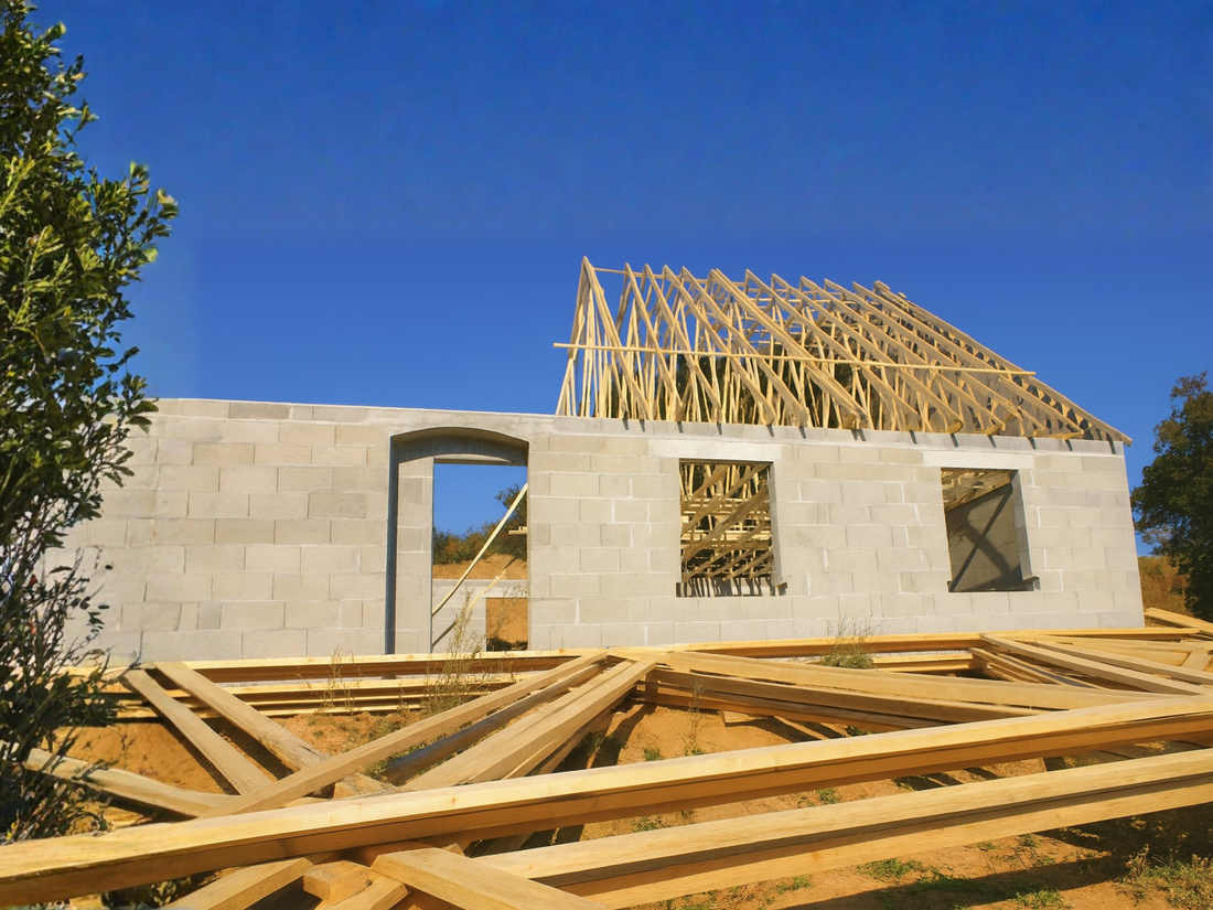 Charpente fermette : le guide complet pour comprendre, choisir et estimer le prix 